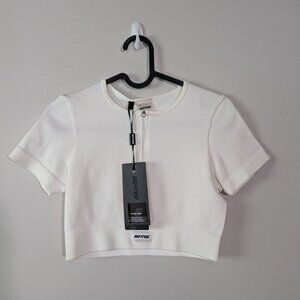 Bo and Tee Ribbed Short Sleeve Zip Front Crop Top White M